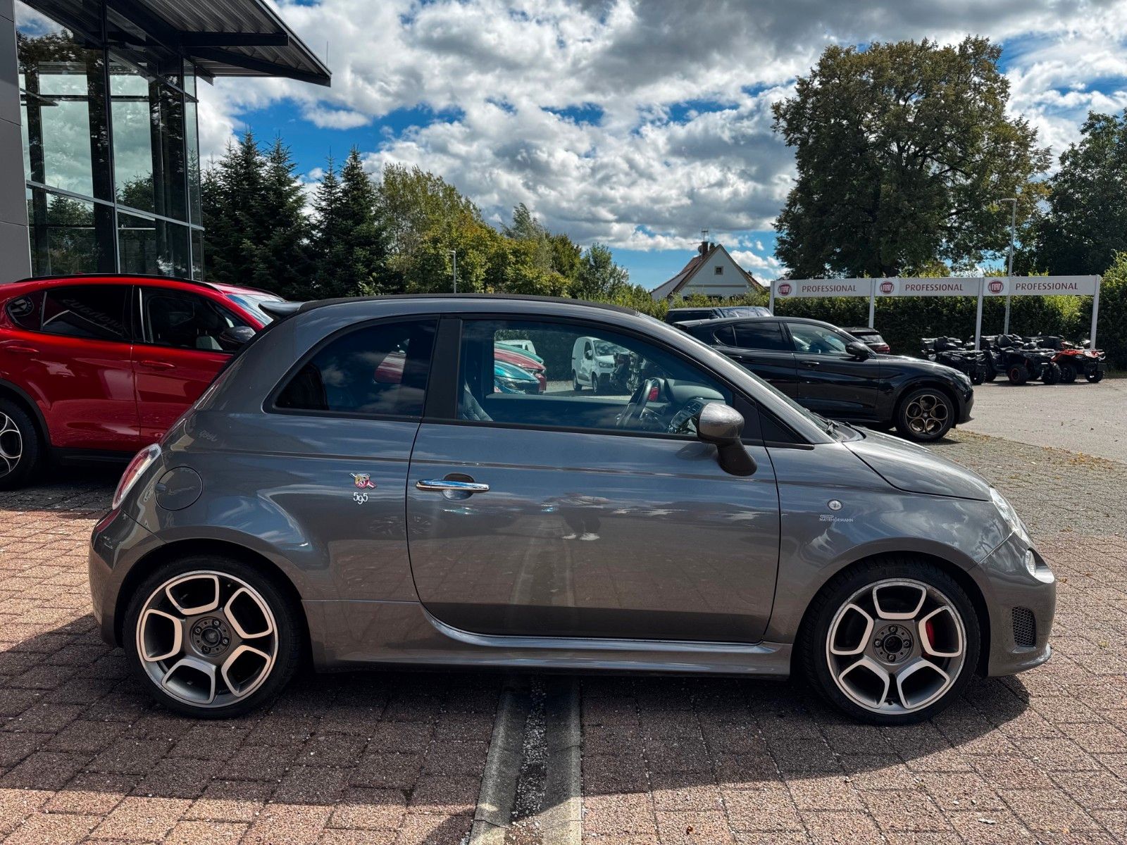 Fahrzeugabbildung Abarth 595C Turismo 1.4 T-Jet 16V Cabrio Automatik