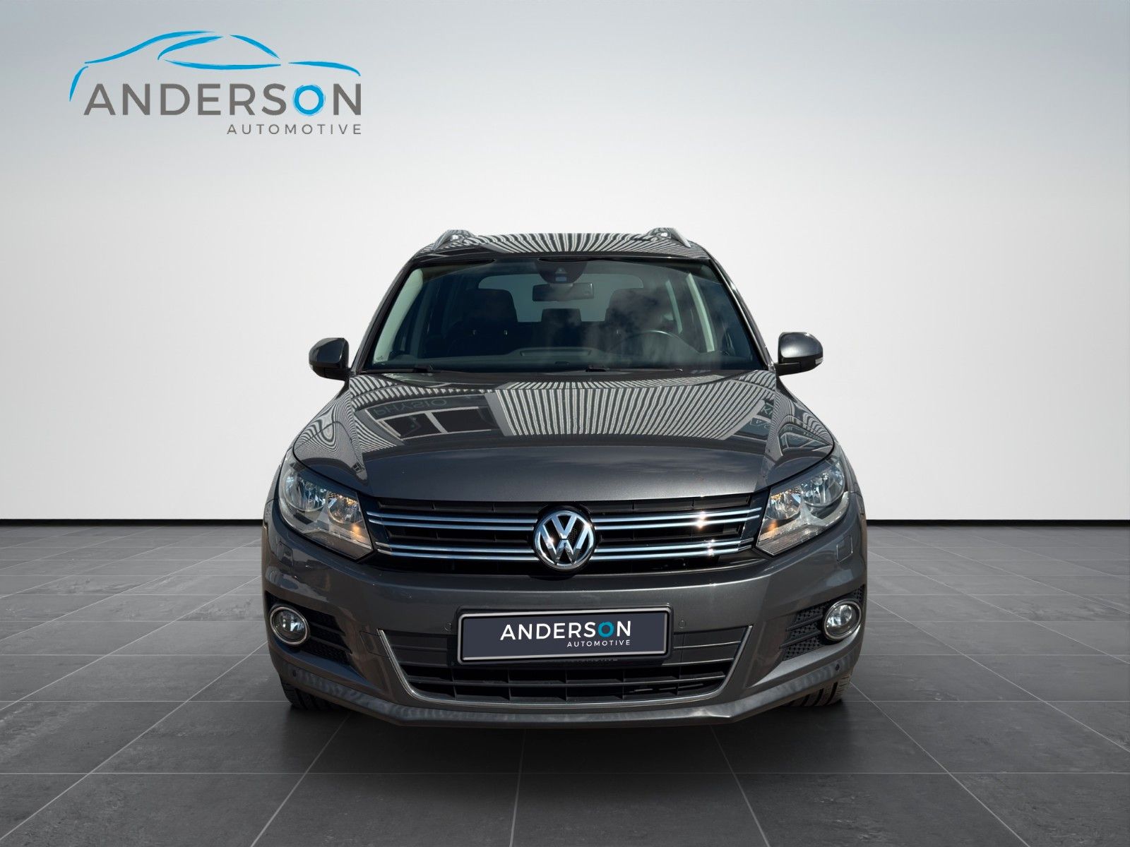 Fahrzeugabbildung Volkswagen TIGUAN 2.0 TDI 4MOT SPORT&STYLE DSG PANO AHK NAV
