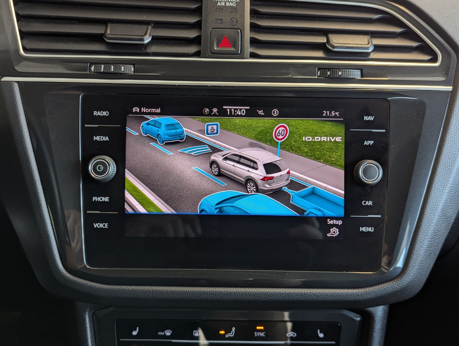 VW Tiguan 2.0 TDI DSG Elegance HUD Assist-Plus StHz - Image 28
