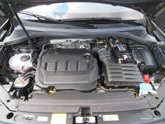 VW Tiguan 2.0 TDI R-Line 4M Matrix Nav Ahk Sport-Pa VW Tiguan 2.0 TDI R-Line 4M Matrix Nav Ahk Sport-Pa