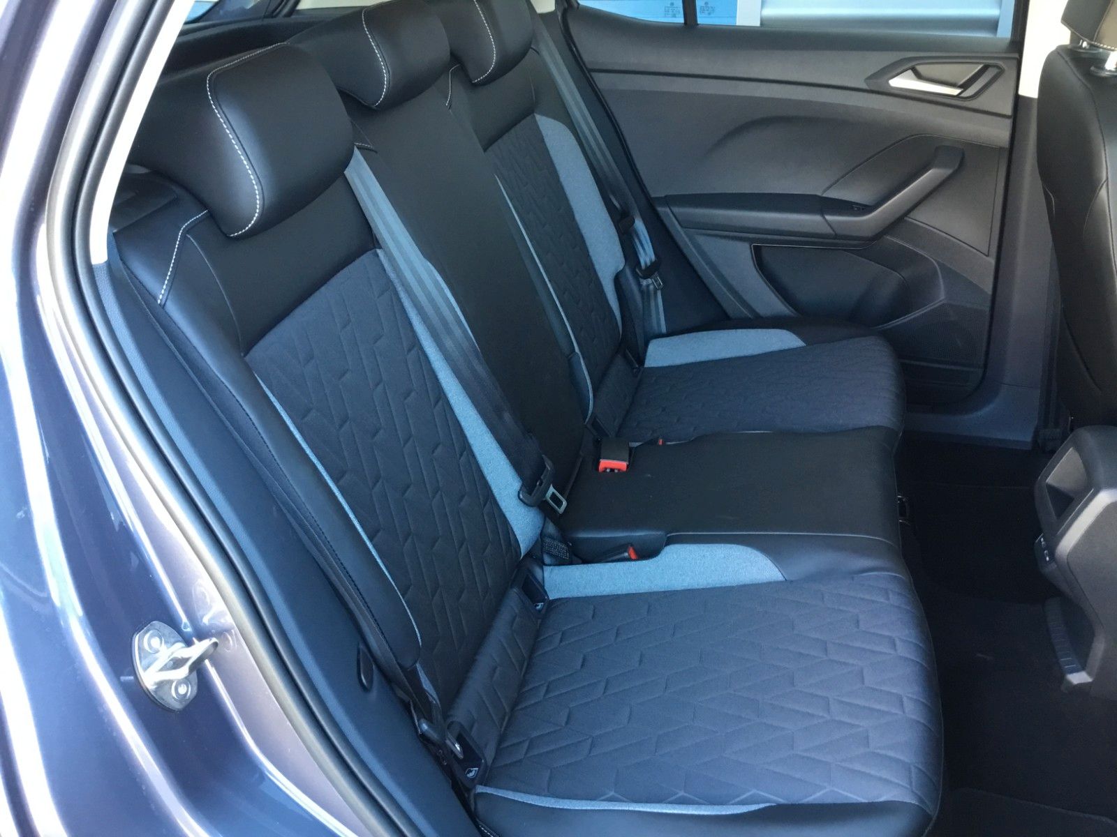 Fahrzeugabbildung Volkswagen T-Cross 1.0 TSI DSG GOAL+AHK+ACC+AppConnect+LED