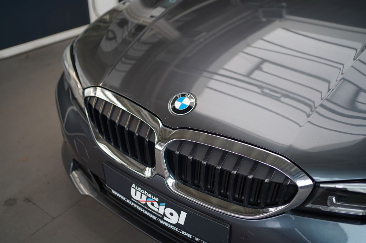 Fahrzeugabbildung BMW 320d xDrive Advantage LED+Akustikglas+DynLicht+L