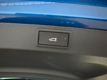 Fahrzeugverkauf 28 Skoda Karoq Sportline 1.5 AHK*Pano*19 Zoll*Matrix