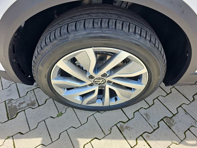 Fahrzeugabbildung Volkswagen T-Roc MOVE 1,5 TSI DSG BEATS AHK STHZG KAMERA NA