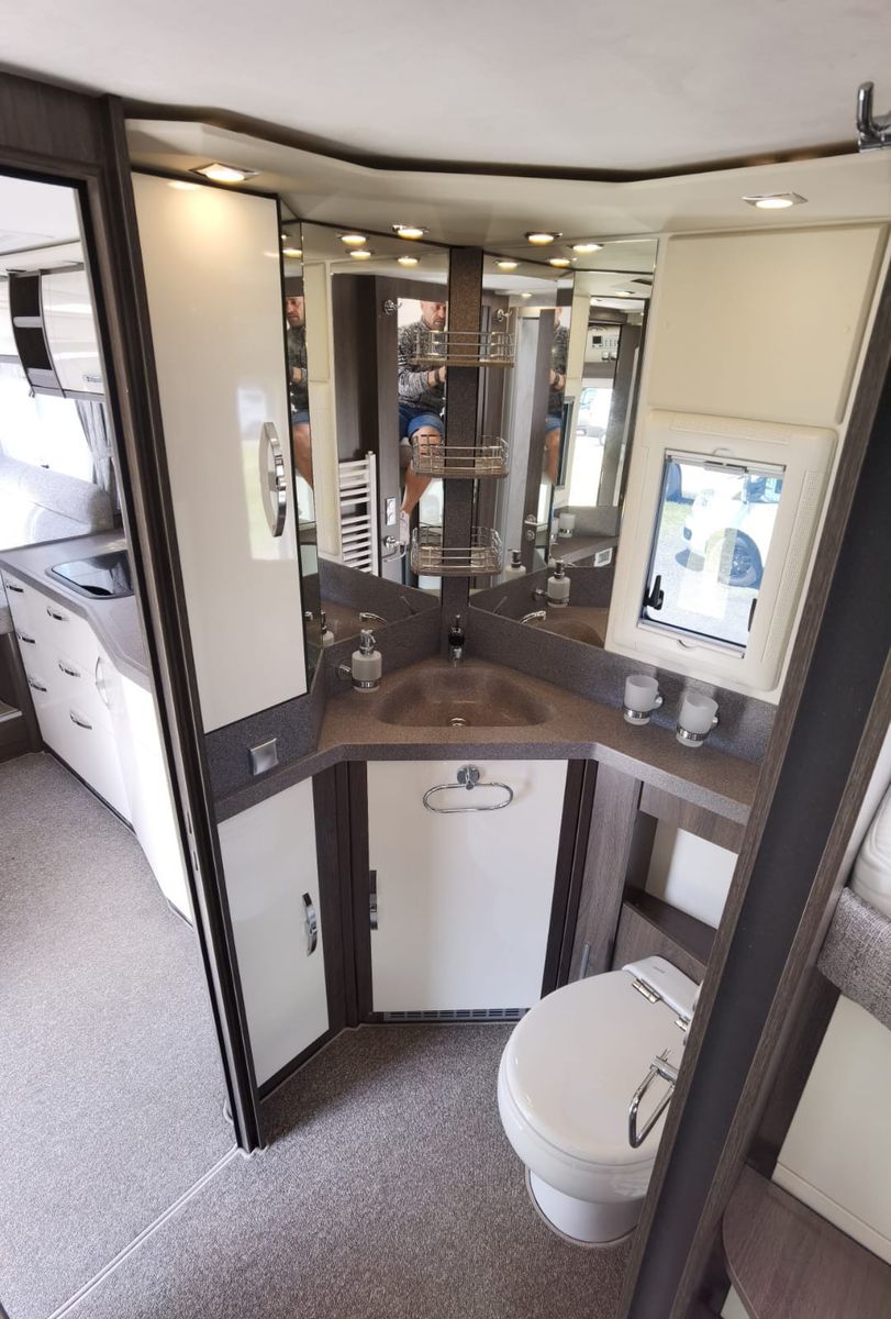 Fahrzeugabbildung Phoenix Maxi-Alkoven 7500 RSL *SommerSale*