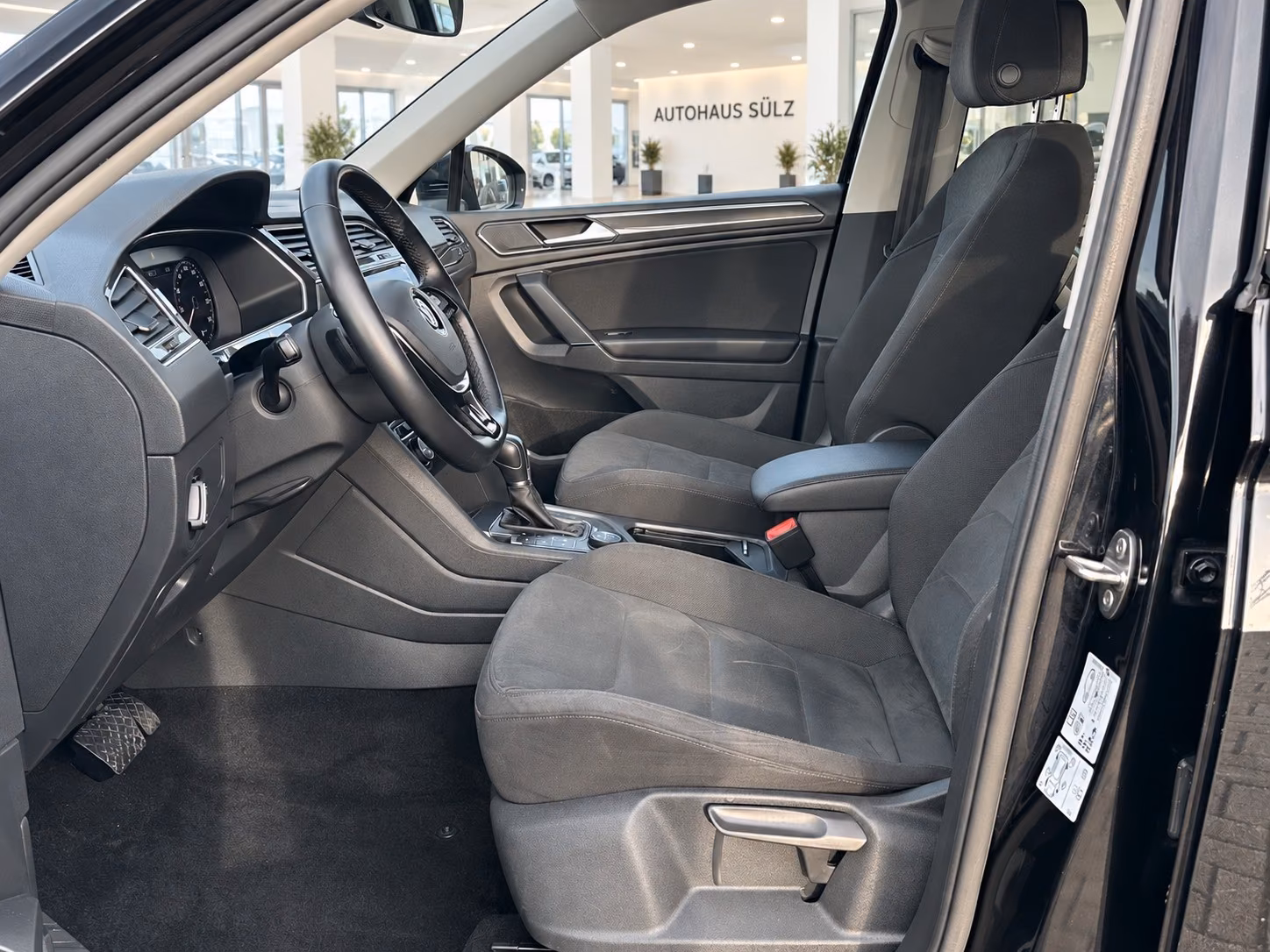 Volkswagen Tiguan Allspace 2.0 TDI R-Line/Auto./LED/Kamera