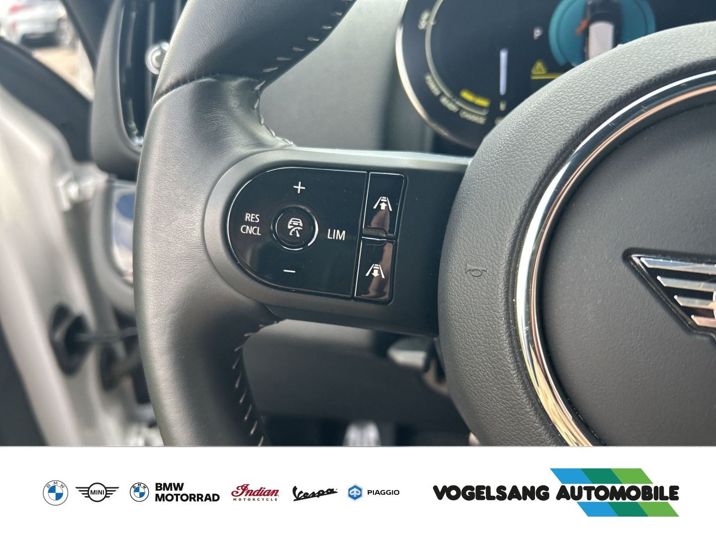 Fahrzeugabbildung MINI Cooper SE Countryman John Cooper Works Trim,ALL4