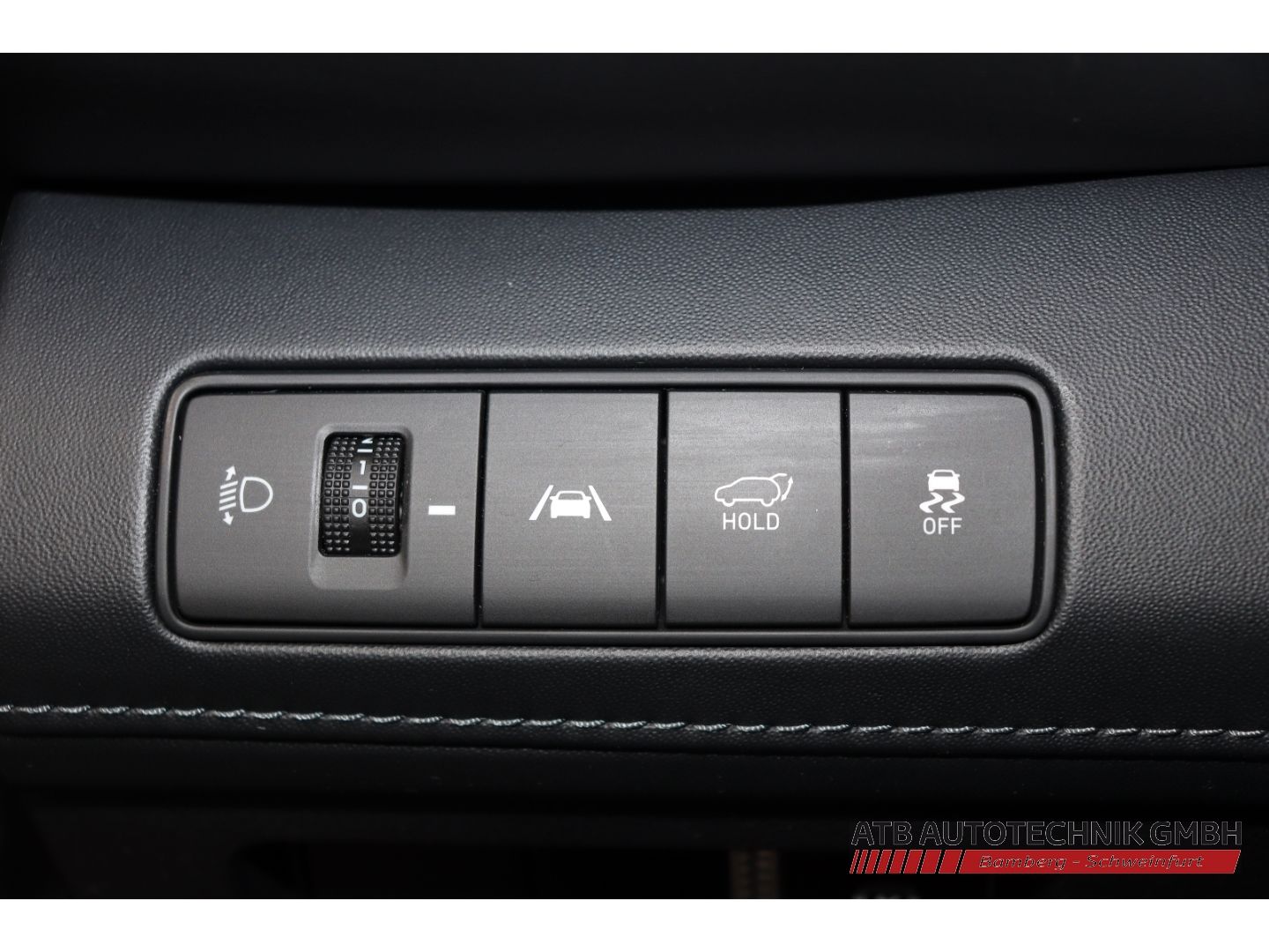 Fahrzeugabbildung Hyundai SANTA FE 1.6l Hybrid 2WD Trend Komfort + Navi-Pa