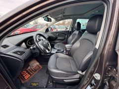 Fahrzeugabbildung Hyundai iX35 2.0 CRDi 4WD Automatik Premium AHK