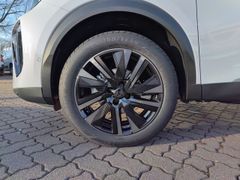Fahrzeugabbildung Peugeot 2008 GT Pure Tec 130 EAT8, Schiebedach, Navi