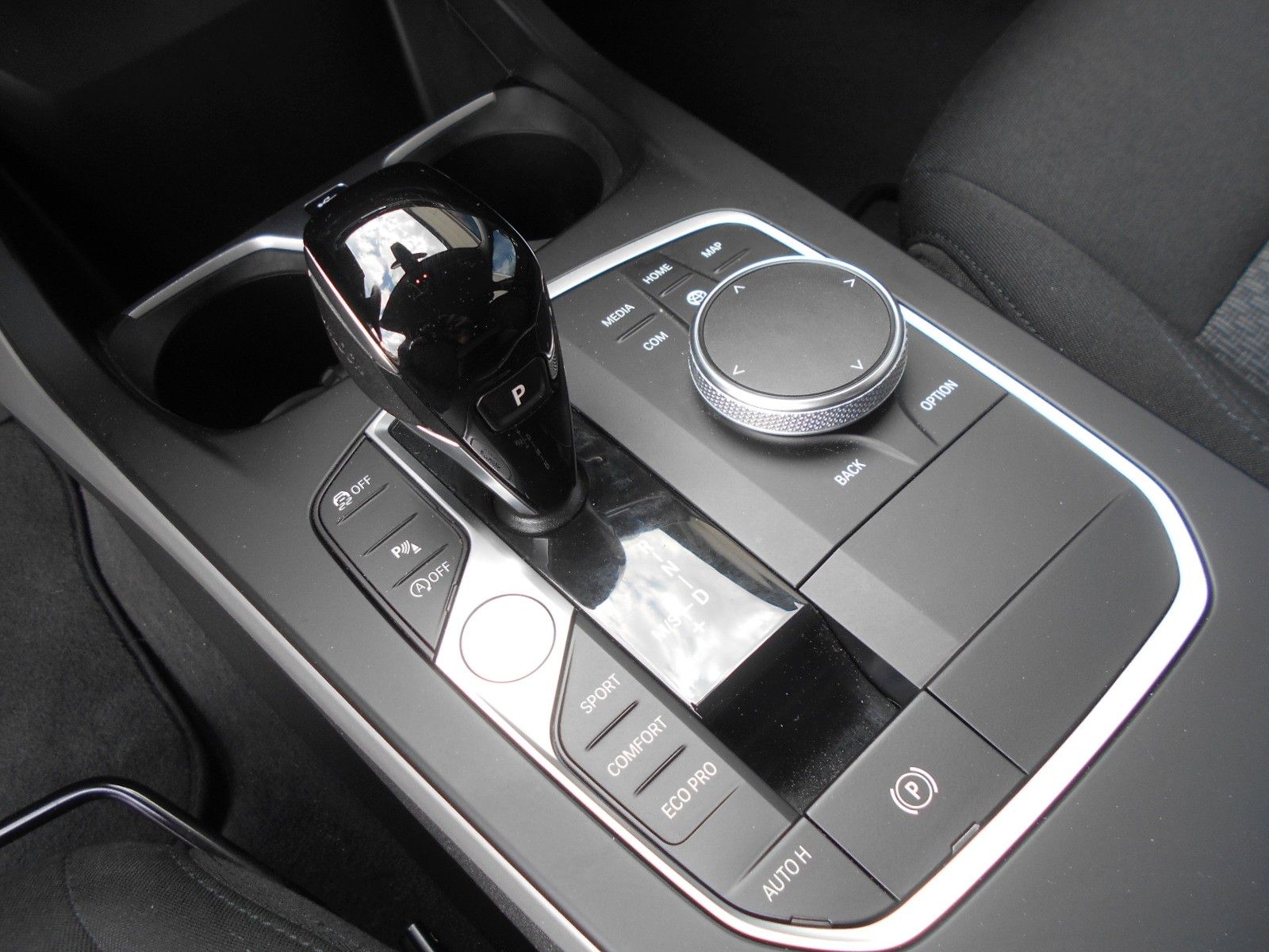 BMW 118iA 29`KM -NAVI-LED-HIFI-SITZHEIZUNG-CARPLAY- foto 7