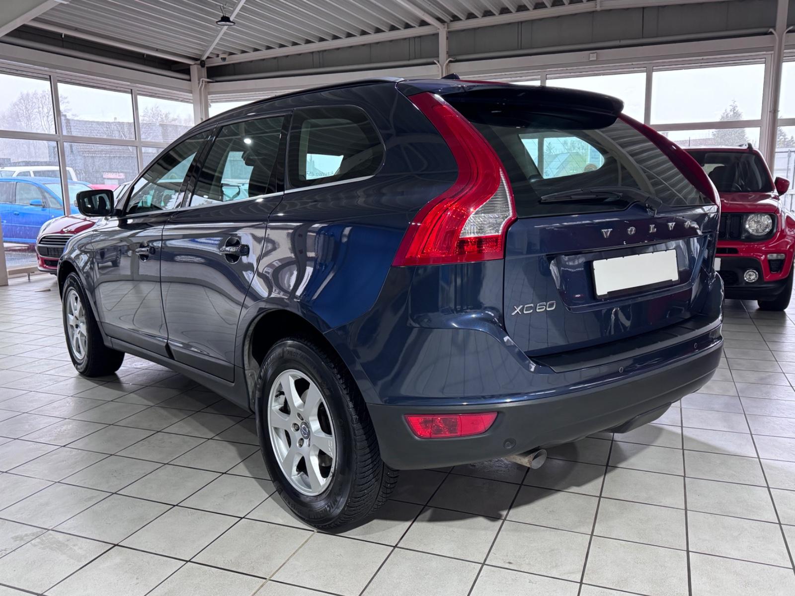 Volvo XC60 Momentum/2.HD/NAVI/BT/SHZ/PDC/AHK