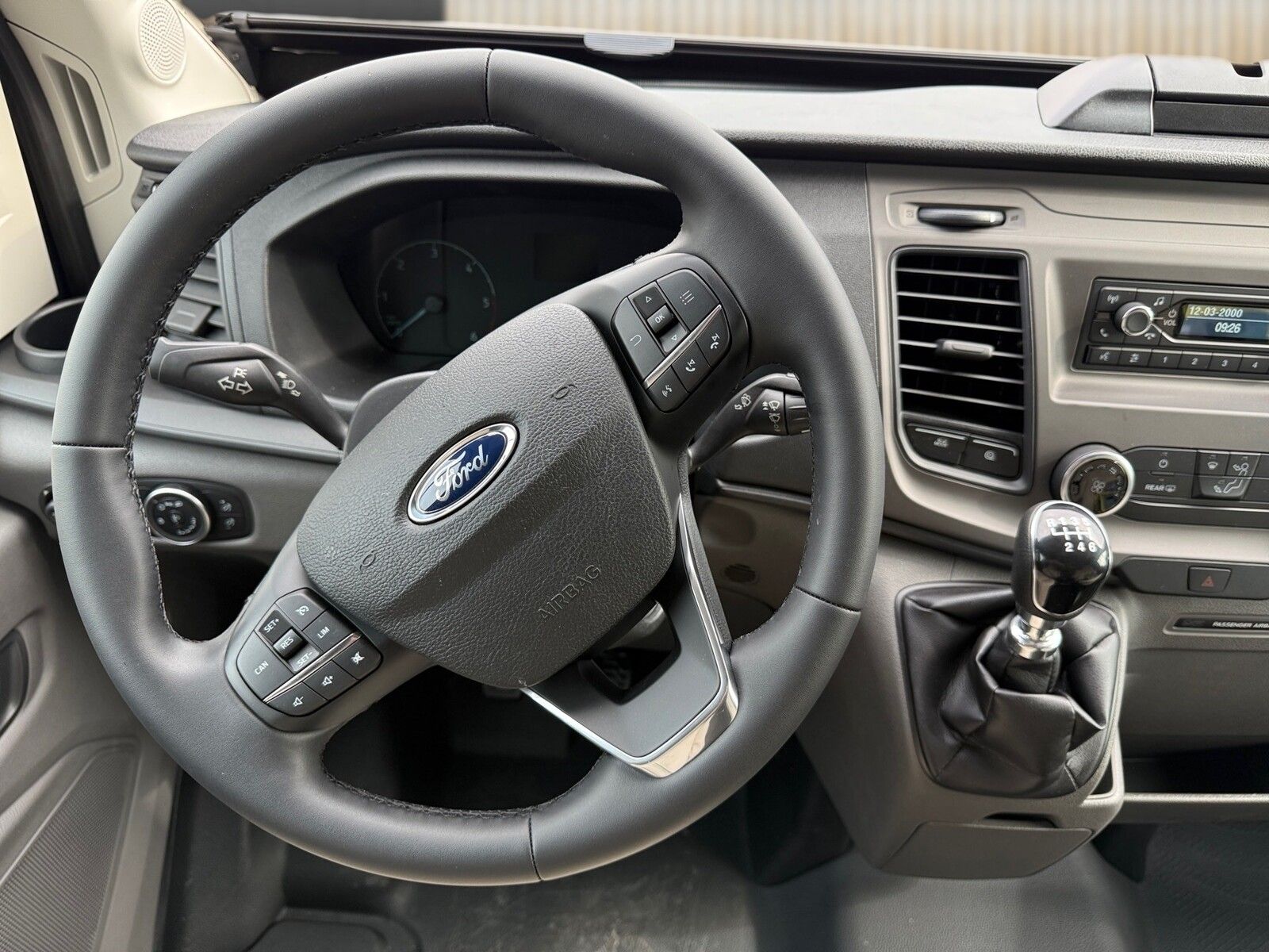 Fahrzeugabbildung Karmann Dexter 4x4 DE 570 AW Klima, RFK, El. Trittstufe