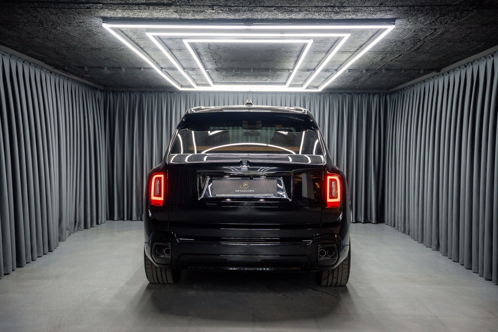 Fahrzeugabbildung Rolls-Royce Cullinan Black Badge 4Seats Starlight 2025 FULL