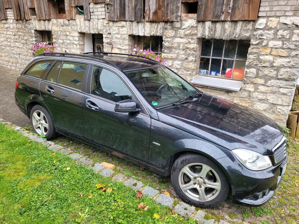 Mercedes-Benz C200 2011 — вигляд ззаду