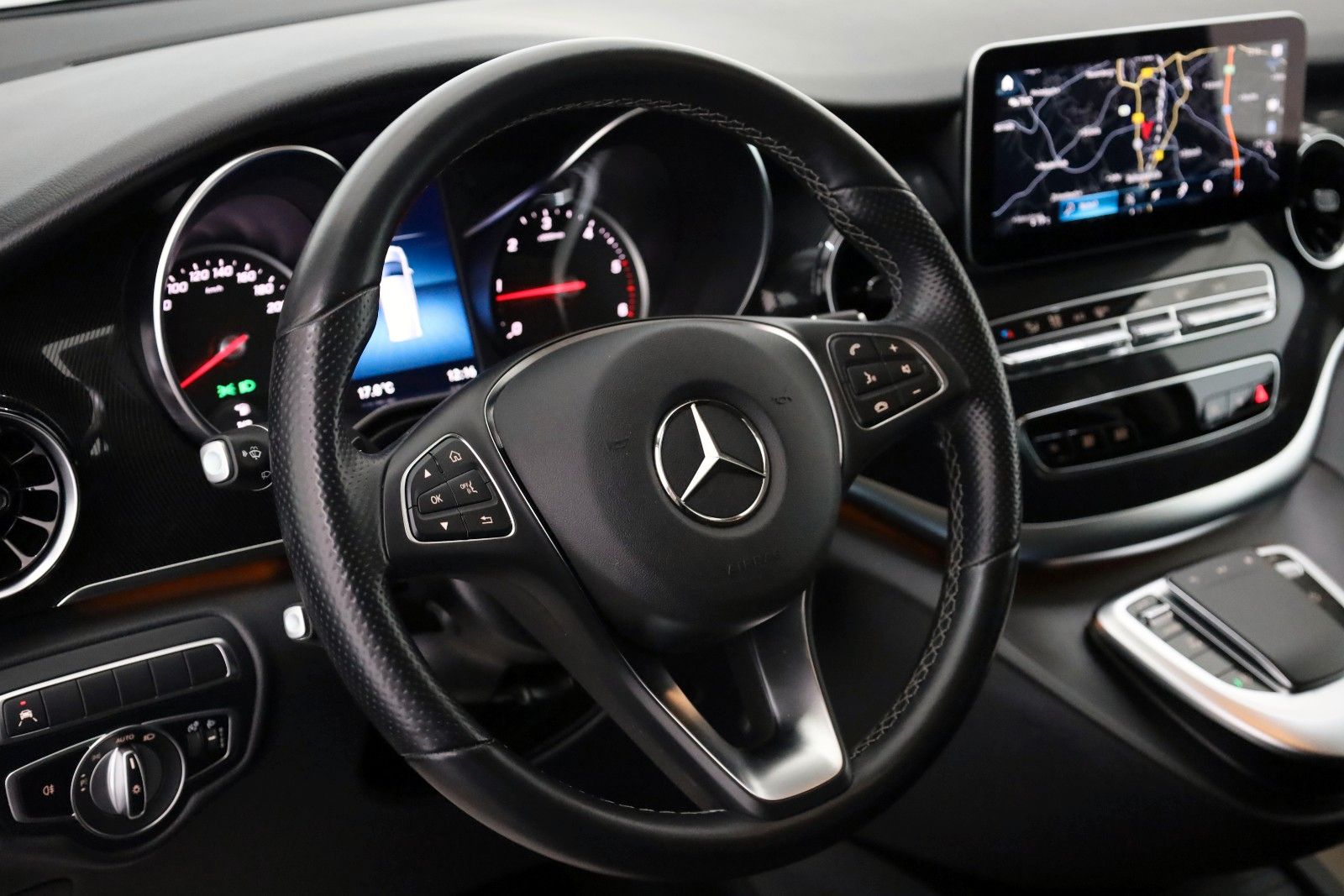 Fahrzeugabbildung Mercedes-Benz V 220 d RISE kompakt,Navi,SH,Carplay,Kamera,AHK