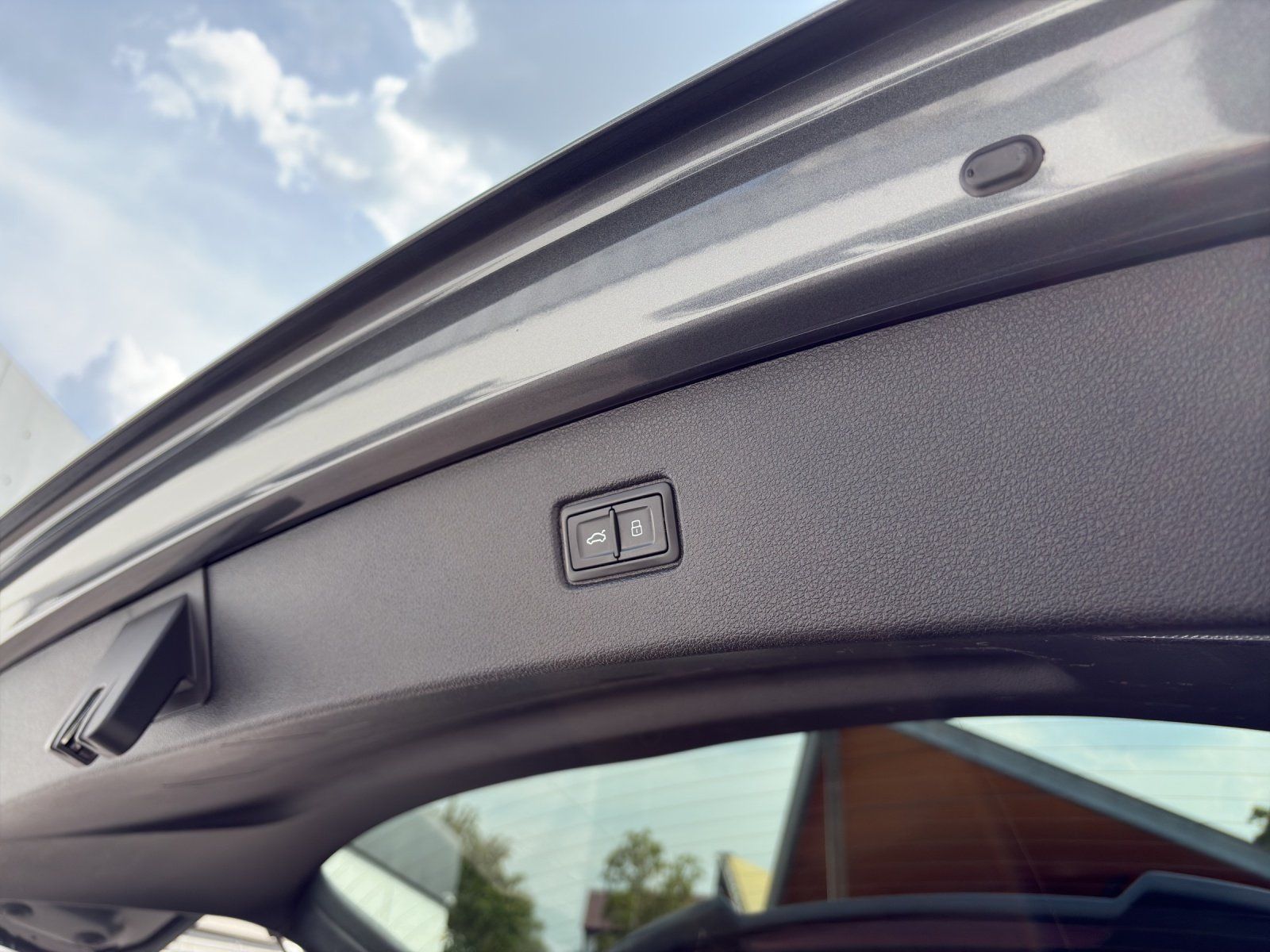 Fahrzeugabbildung Audi Q7 50 3.0 TDI quattro S-line+/PANO/AHK/KAMERA/7S