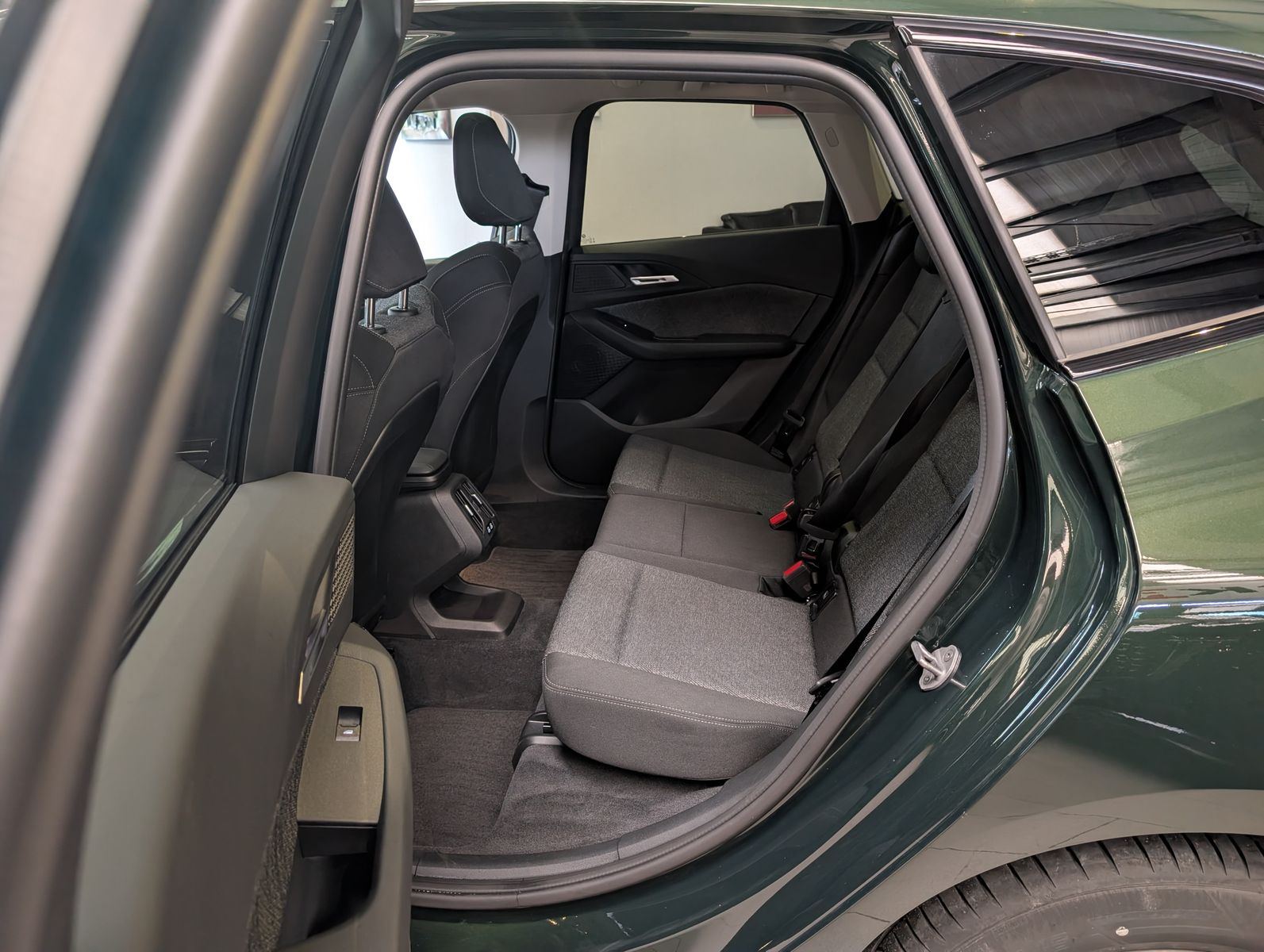 Fahrzeugabbildung BMW 218 Active Tourer d AHK Pano Cam Travel-Paket