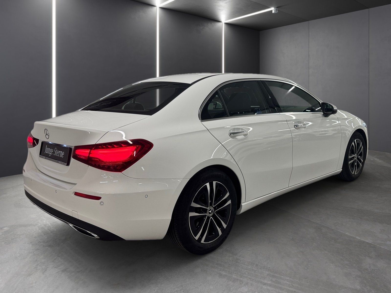 Fahrzeugabbildung Mercedes-Benz A 200 Lim Progressive*Pano*Totwinkel*MultiBeam*