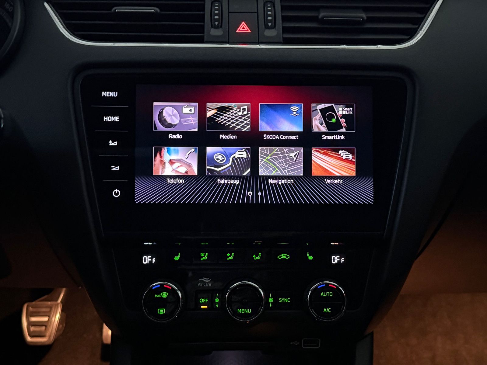 Fahrzeugabbildung SKODA Octavia Lim. RS/LED/PANO/DAB/MEMORY/ACC/AMBI+