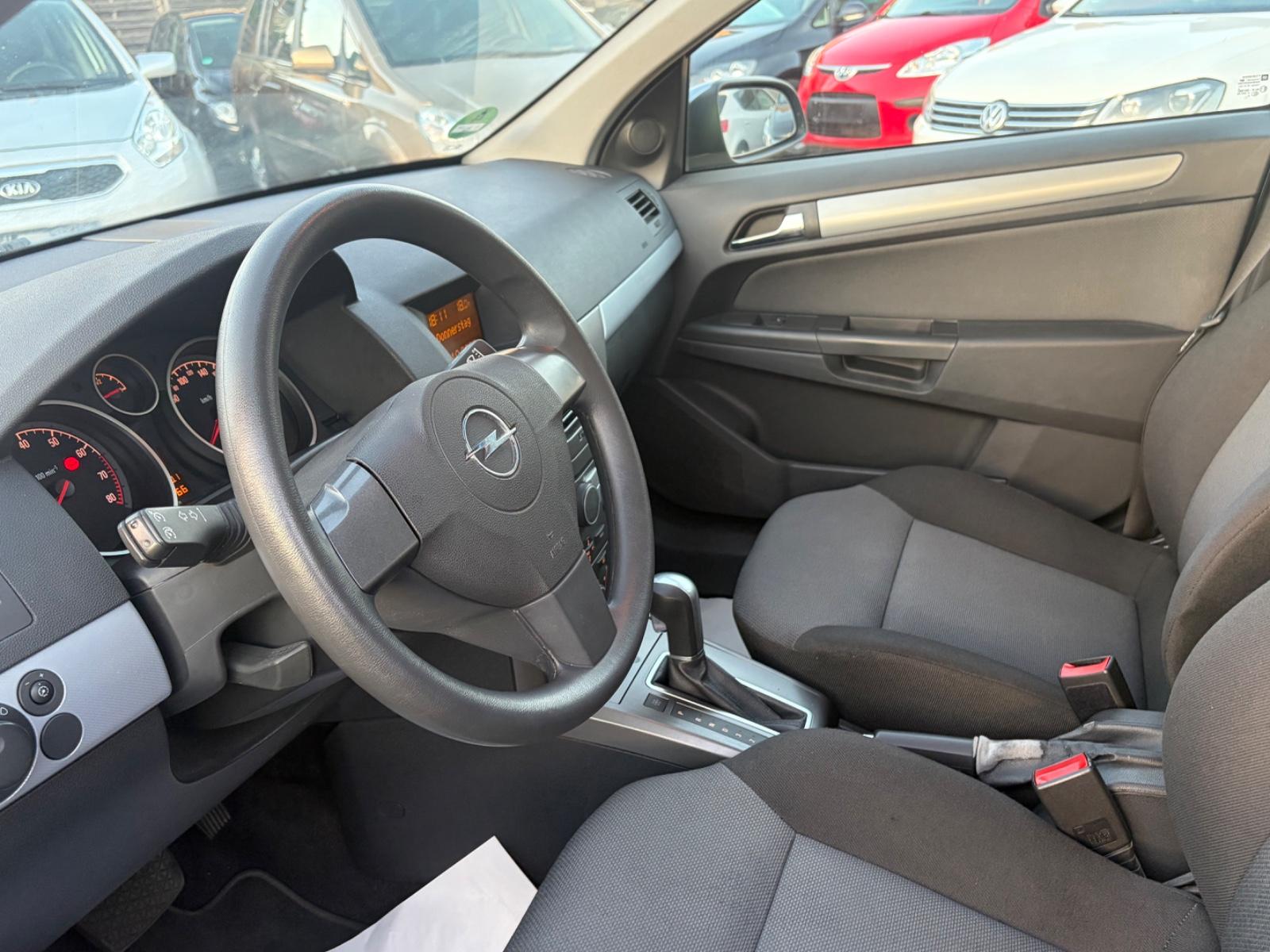 Opel Astra 2004 — photo 10