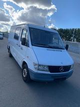 Mercedes-Benz Sprinter 210D. Und 212D - Mercedes-Benz 210 d