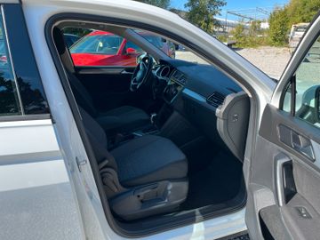 Volkswagen Tiguan - 11