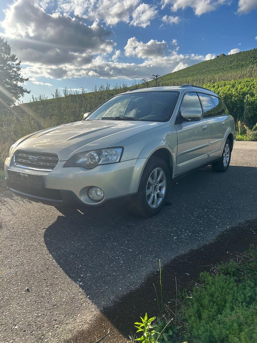 Subaru Outback 2006 — interior