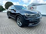 Volkswagen Tiguan Allspace/7Sitzer/LED/R-Line/AHK/RFK - schwarze Volkswagen Tiguan Allspace