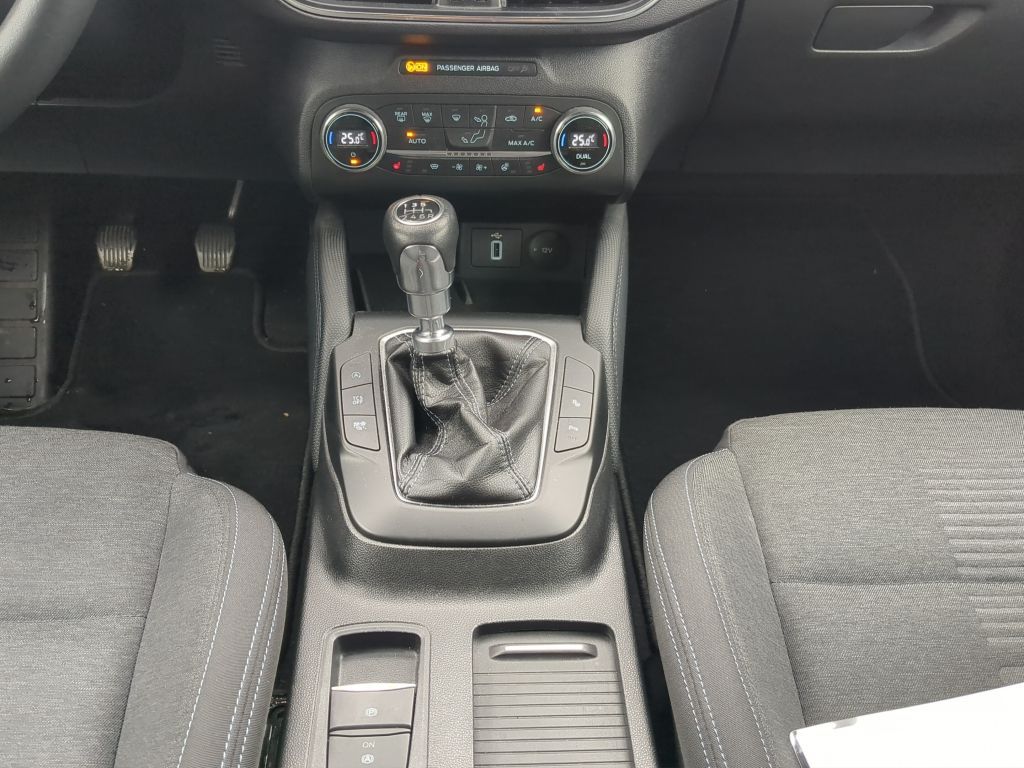 Fahrzeugabbildung Ford Focus ACTIVE EcoBoost AHK/LED/RFK