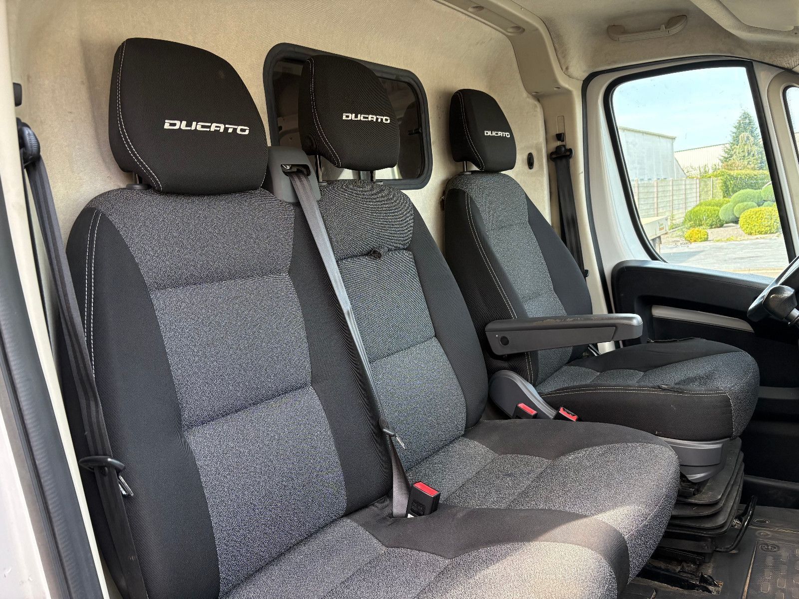 Fahrzeugabbildung Fiat  Ducato Maxi Grossr.-Kasten 35 140 L5H2 RS: 4035