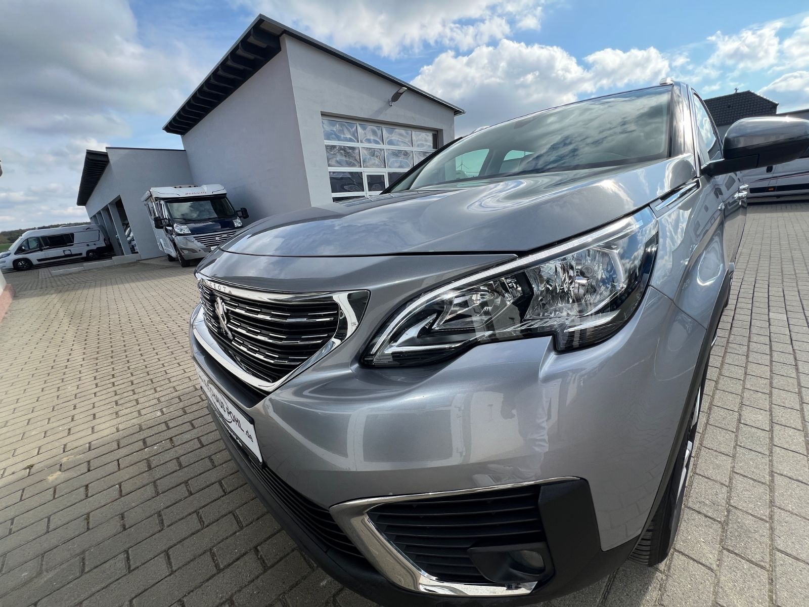 Fahrzeugabbildung Peugeot 5008 PureTech 130 Allure