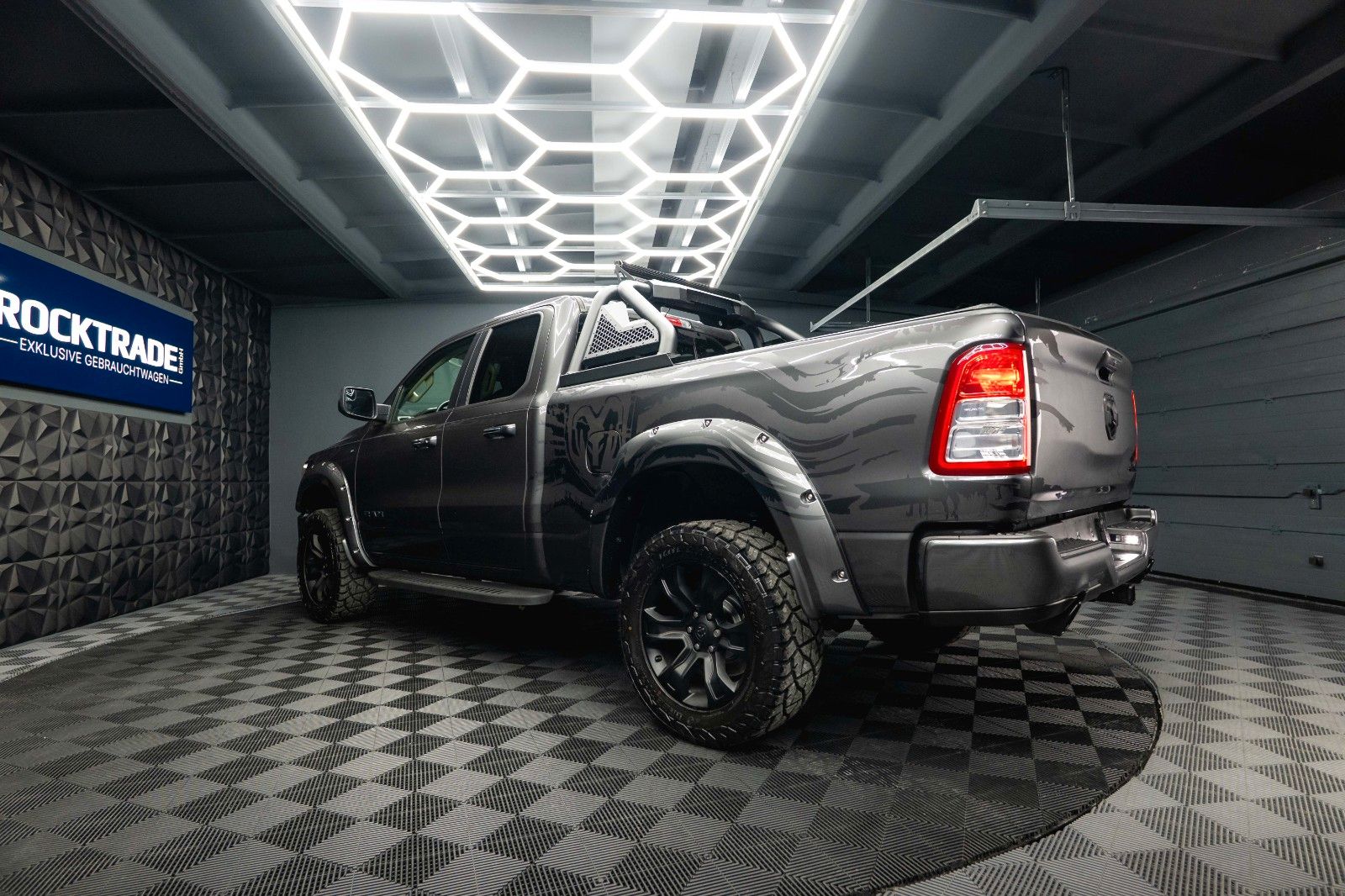 Fahrzeugabbildung Dodge RAM 5.7 V8 HEMI 4x4 OFFROAD LONGBED Limited LED
