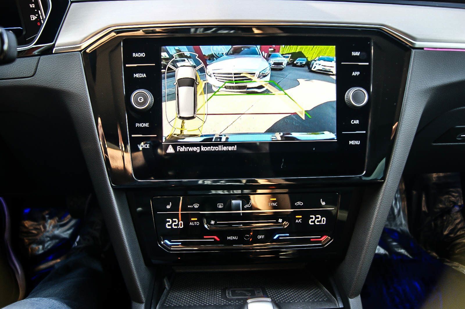 Fahrzeugabbildung Volkswagen Passat Variant 2.0 TDI Elegance VIRTUAL MATRIX