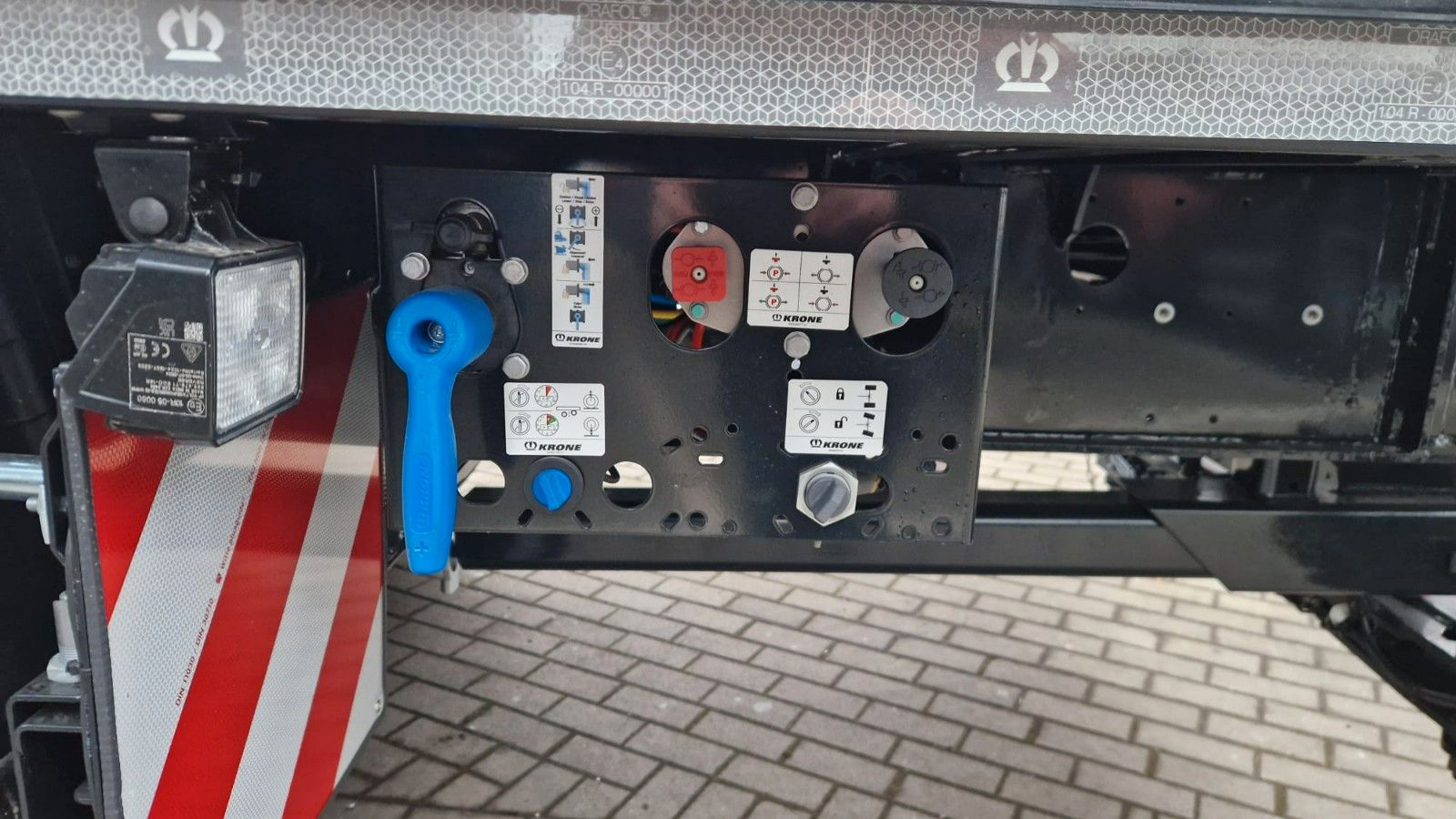 Fahrzeugabbildung Krone Plateau-Auflieger - Lenkachse + Stapleraufnahme