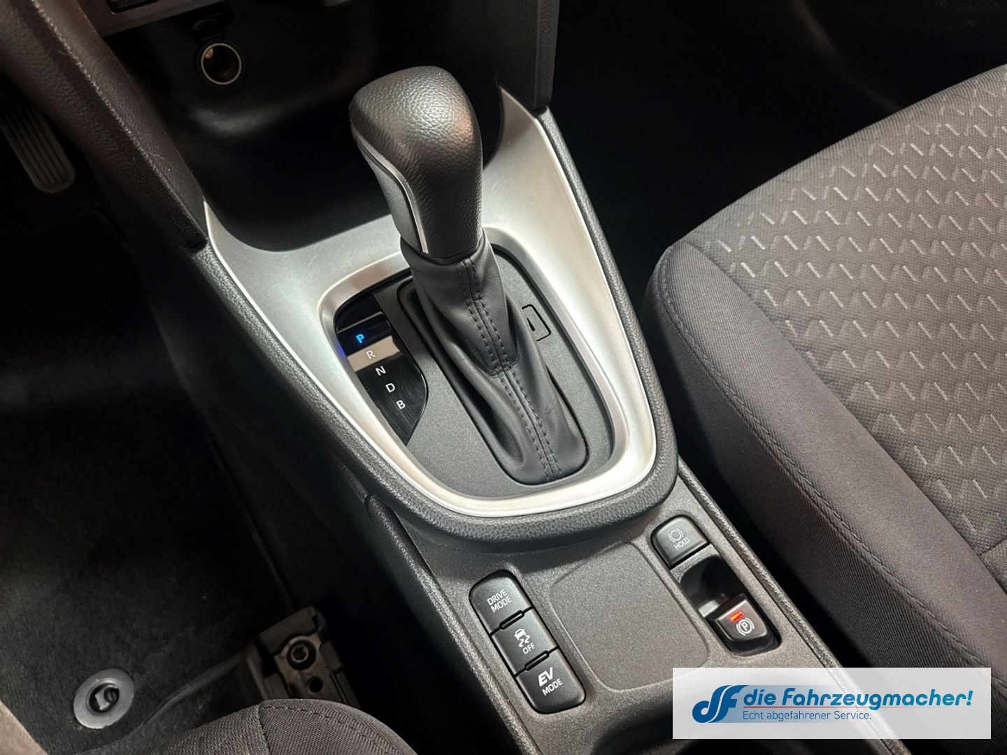 Fahrzeugabbildung Toyota Yaris Cross ACTIVE Hybrid DAB Spurhalteass. Fern