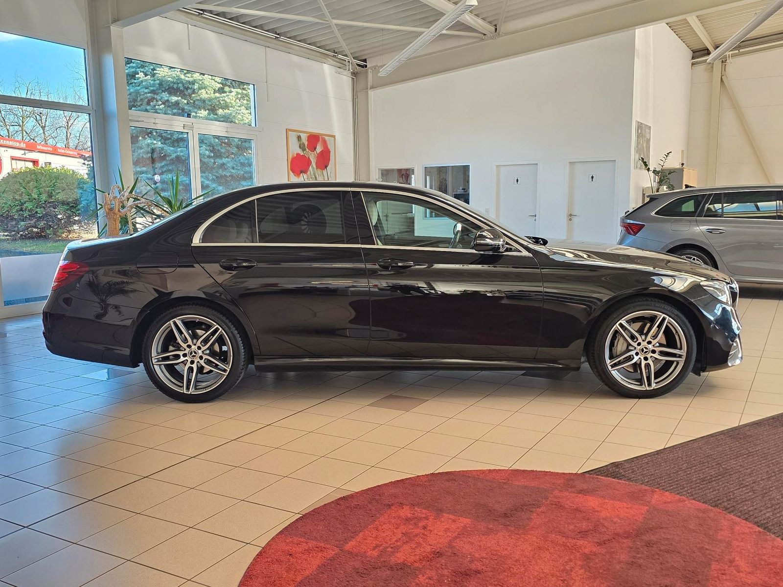 Fahrzeugabbildung Mercedes-Benz E200 Lim. AMG/Burmester/Airmatic/HuD/Multibeam