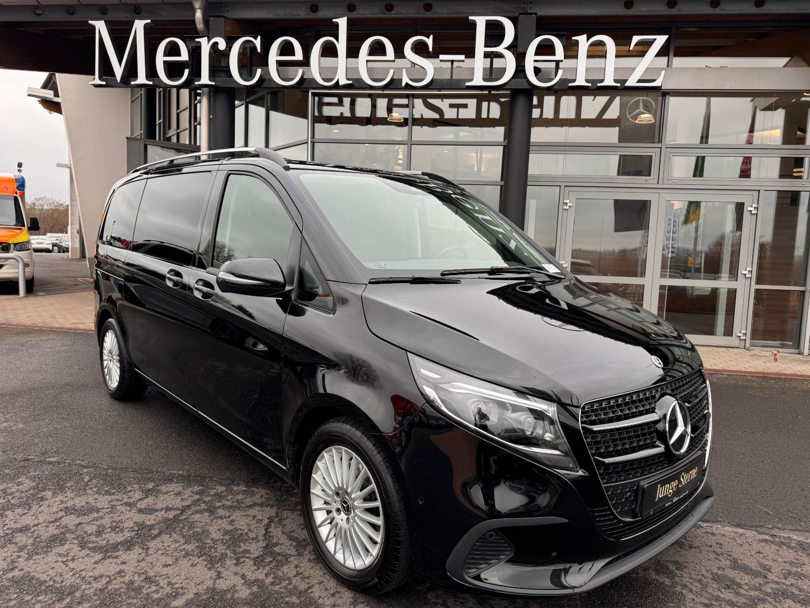 Fahrzeugabbildung Mercedes-Benz V 220 d STYLE K Liege-Paket AHK2,5 DISTRONIC