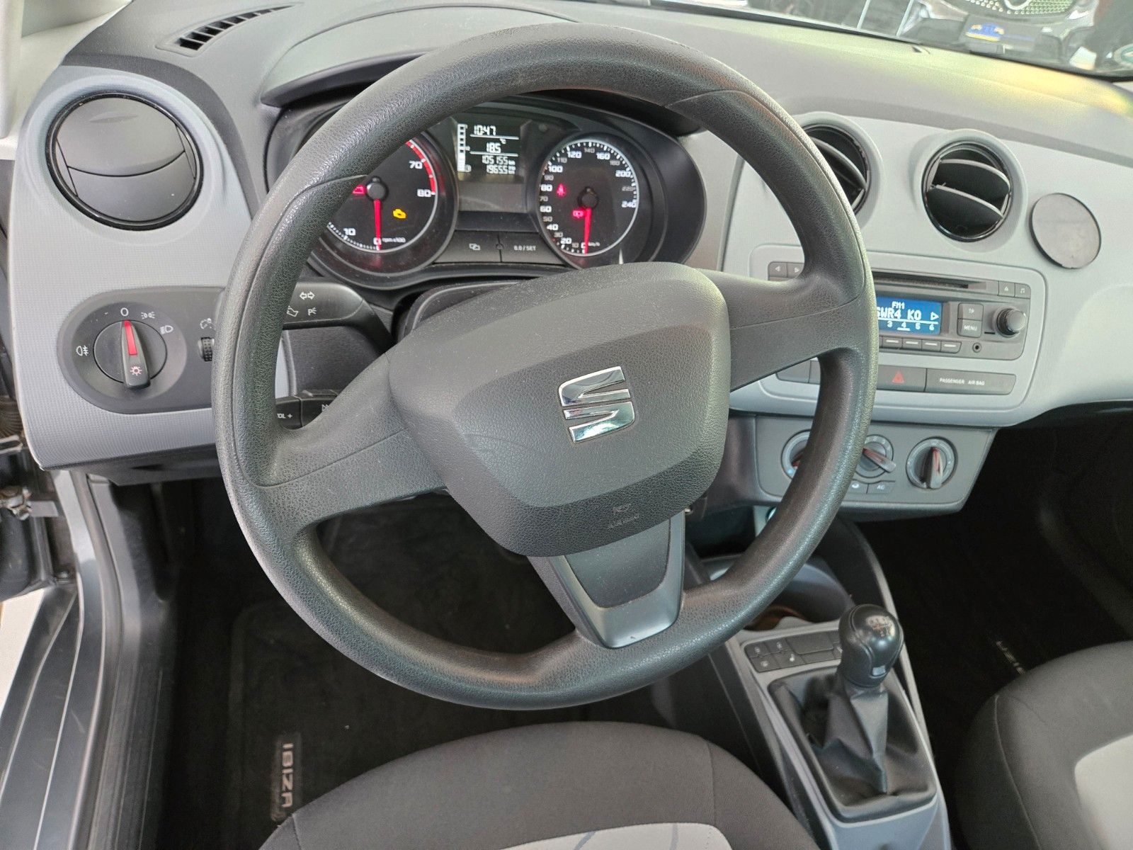 Fahrzeugabbildung SEAT Ibiza Lim. Reference Salsa