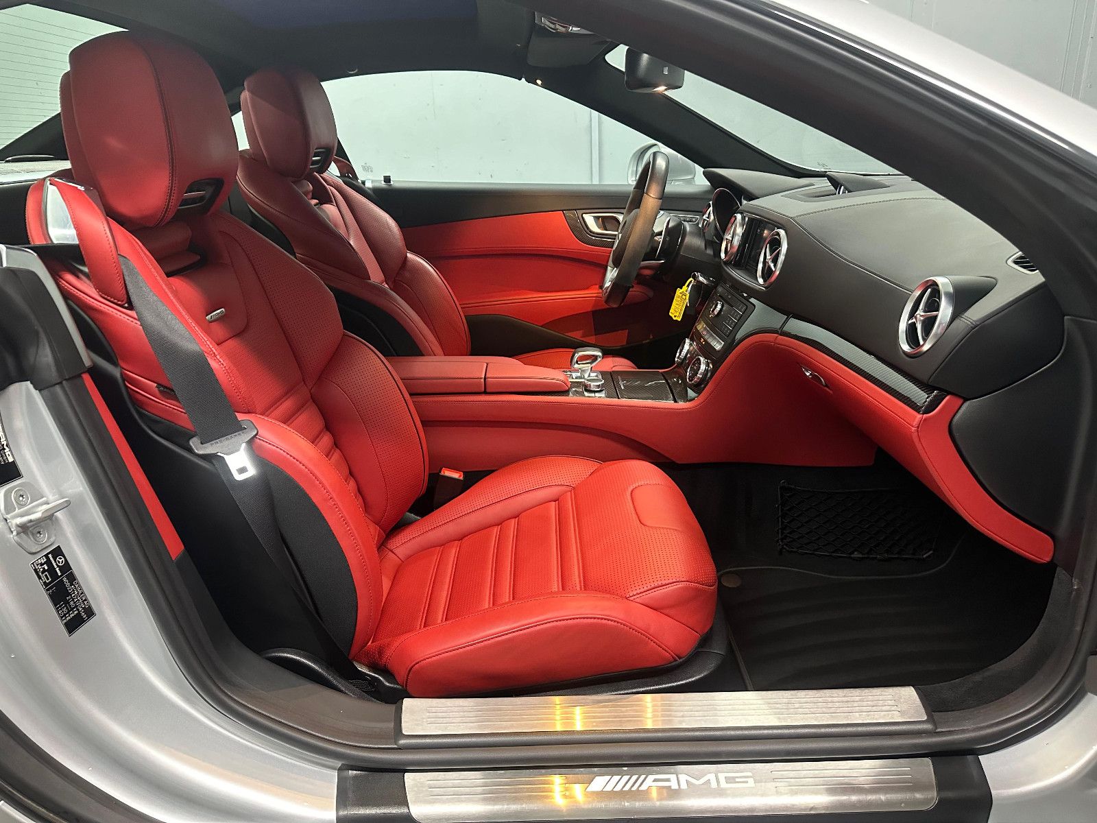 Fahrzeugabbildung Mercedes-Benz SL 63 AMG *Designo*PANORAMA*VMAX*MASSAGE*