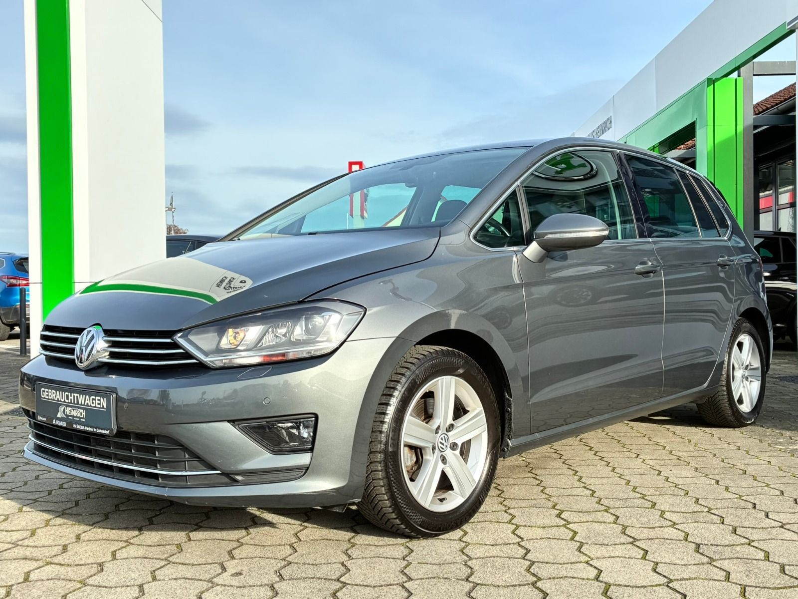 Fahrzeugabbildung Volkswagen Golf Sportsvan Highline 1.4 TSI 6-Gang*Bi-Xenon*