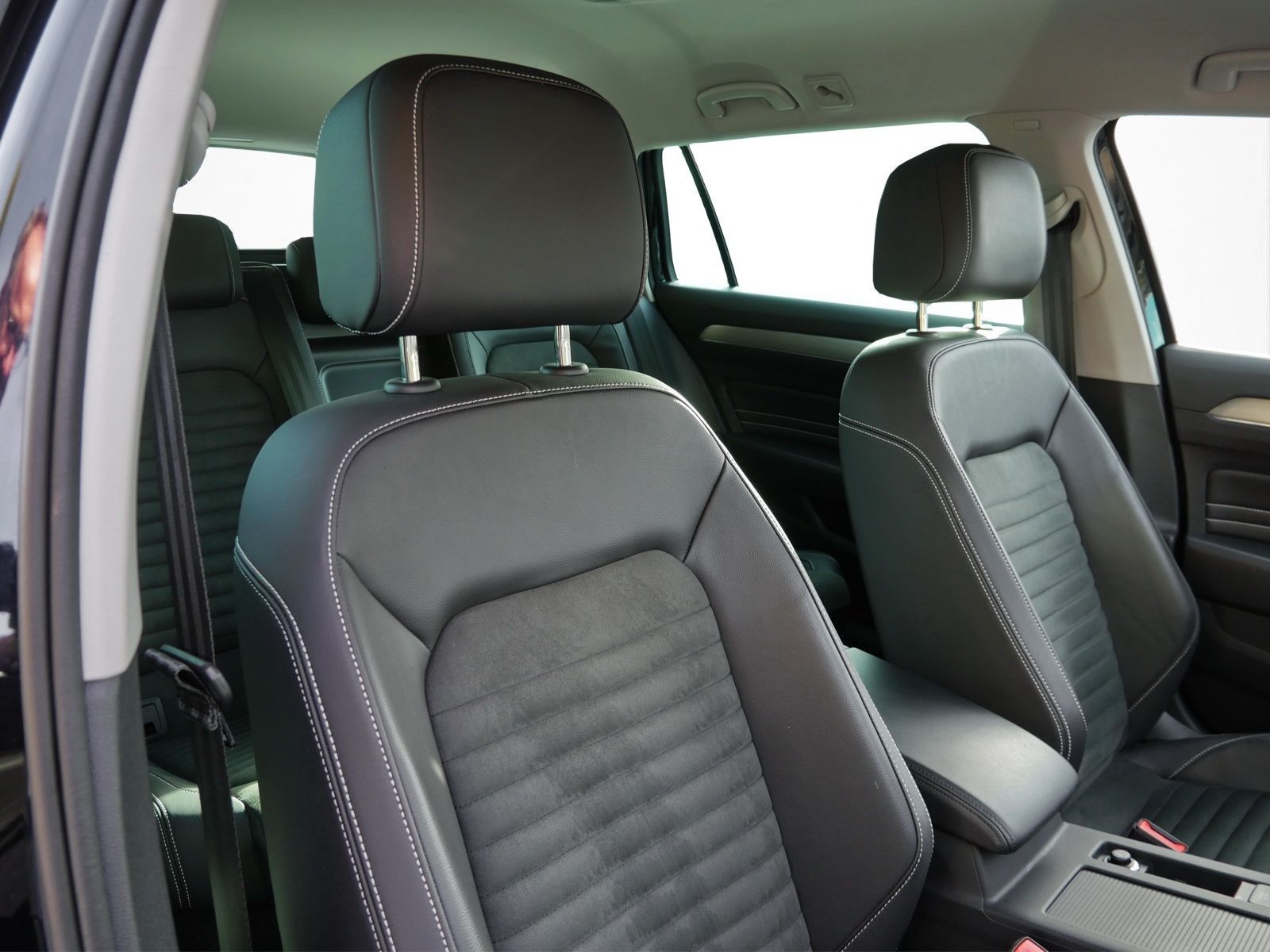 Volkswagen Passat Variant - Bild 10
