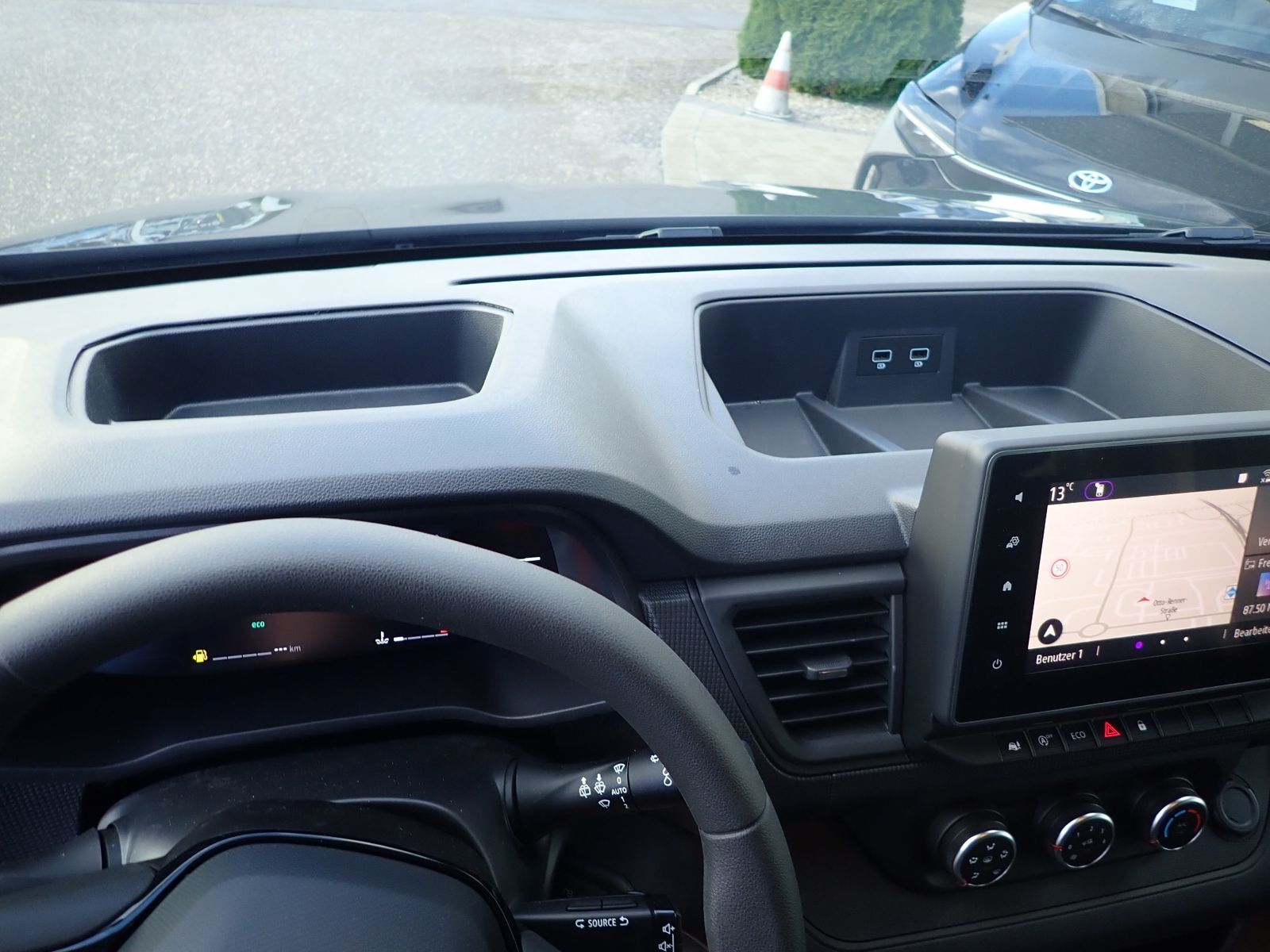 Fahrzeugabbildung Renault Trafic Pkw Grand Authentic Blue dCi 150 MY24