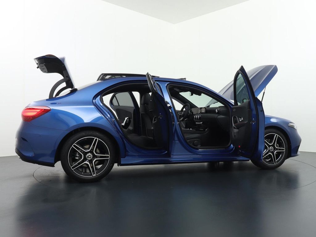 Mercedes-Benz A 180 Star Edition AMG Line | Panorama - Schiebe