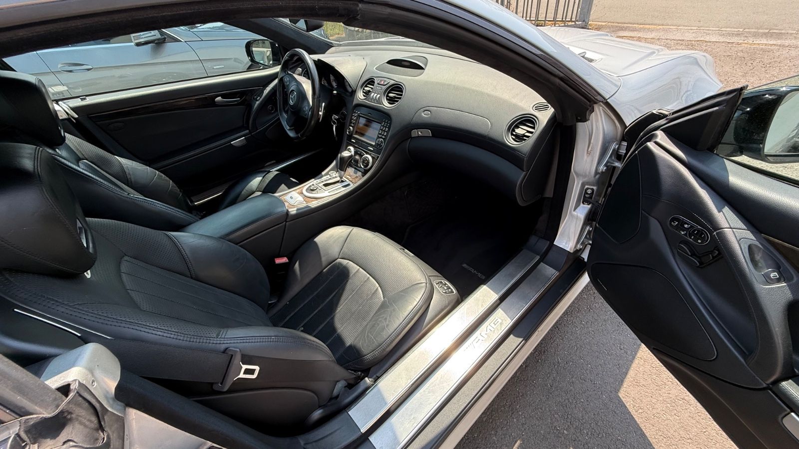 Fahrzeugabbildung Mercedes-Benz SL 63 AMG