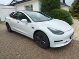 Tesla Model 3 Hinterradantrieb RWD RWD - Tesla Model 3 in Düsseldorf