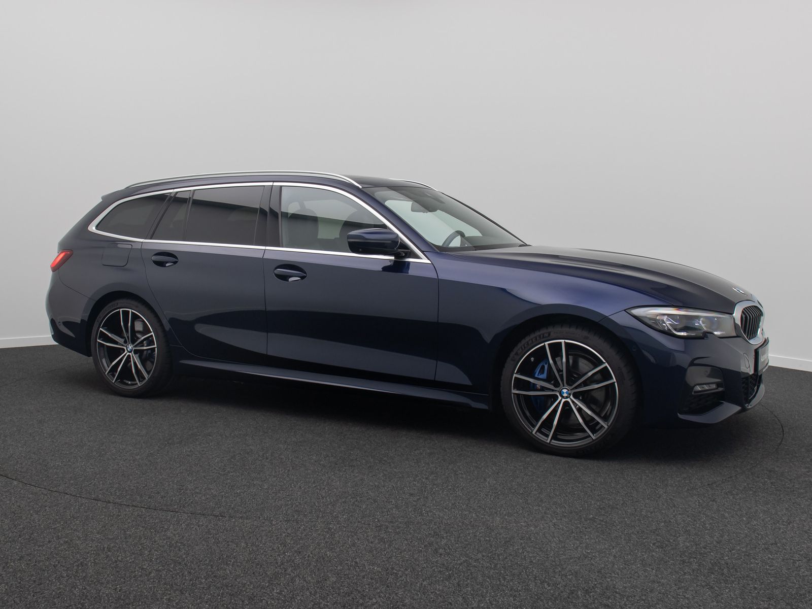 Fahrzeugabbildung BMW 330e xD M Sport 360&deg; HUD Panorama Individual 19"