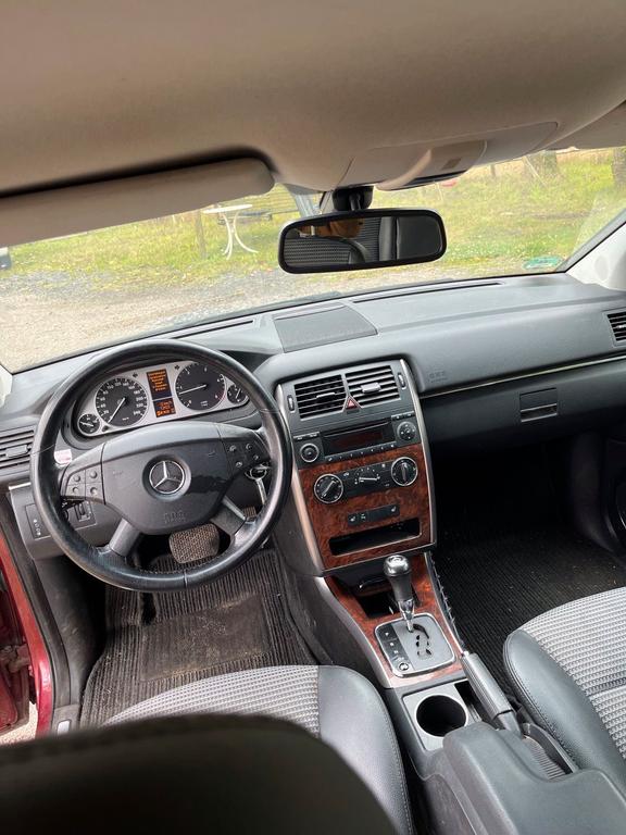 Mercedes-Benz B 200