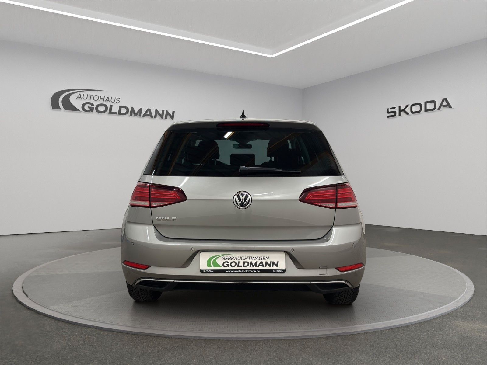 Fahrzeugabbildung Volkswagen Golf VII Lim. 1.5 TSI DSG IQ.DRIVE Start-Stopp