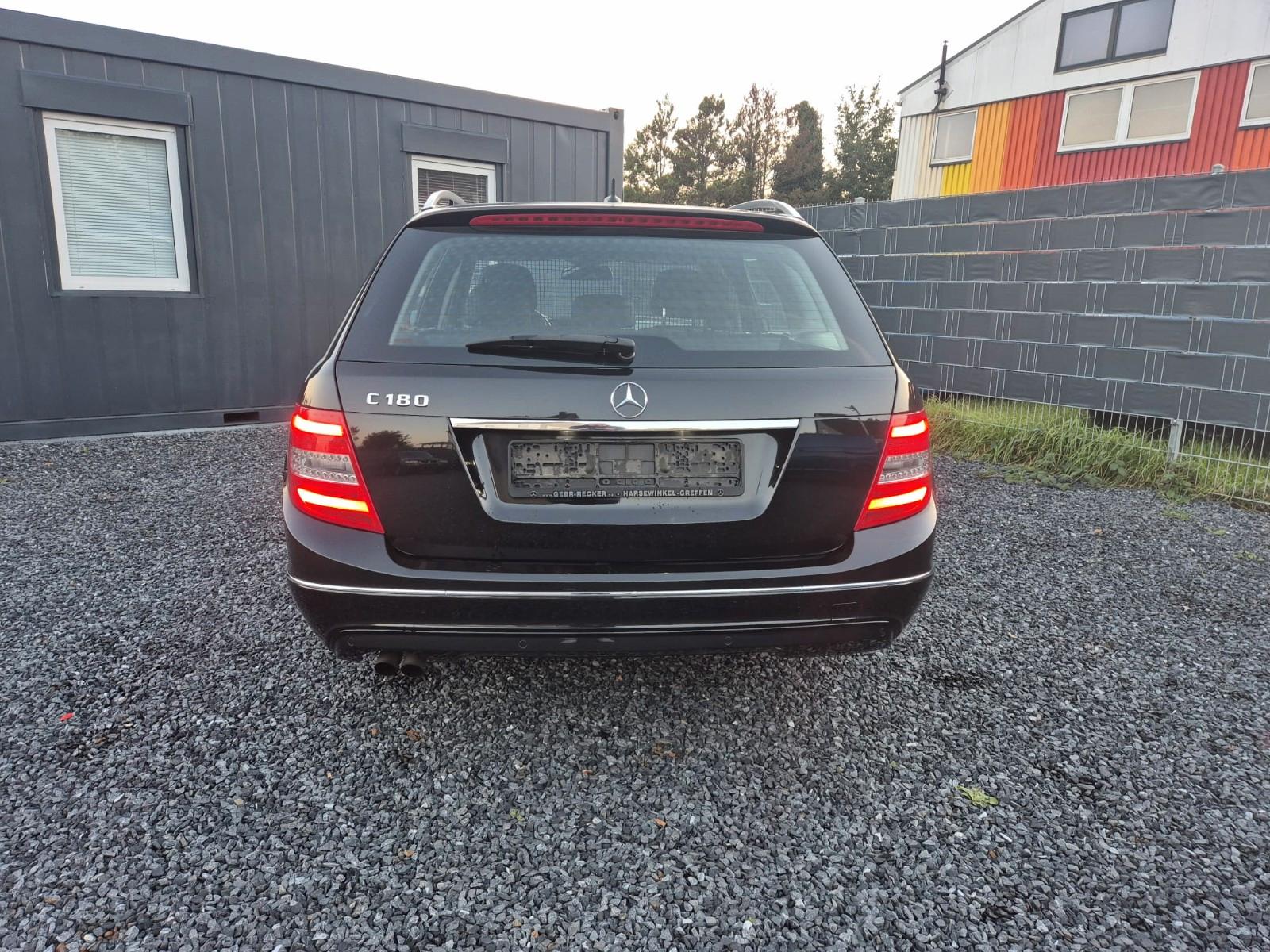 Mercedes-Benz C180 2012 — photo 8